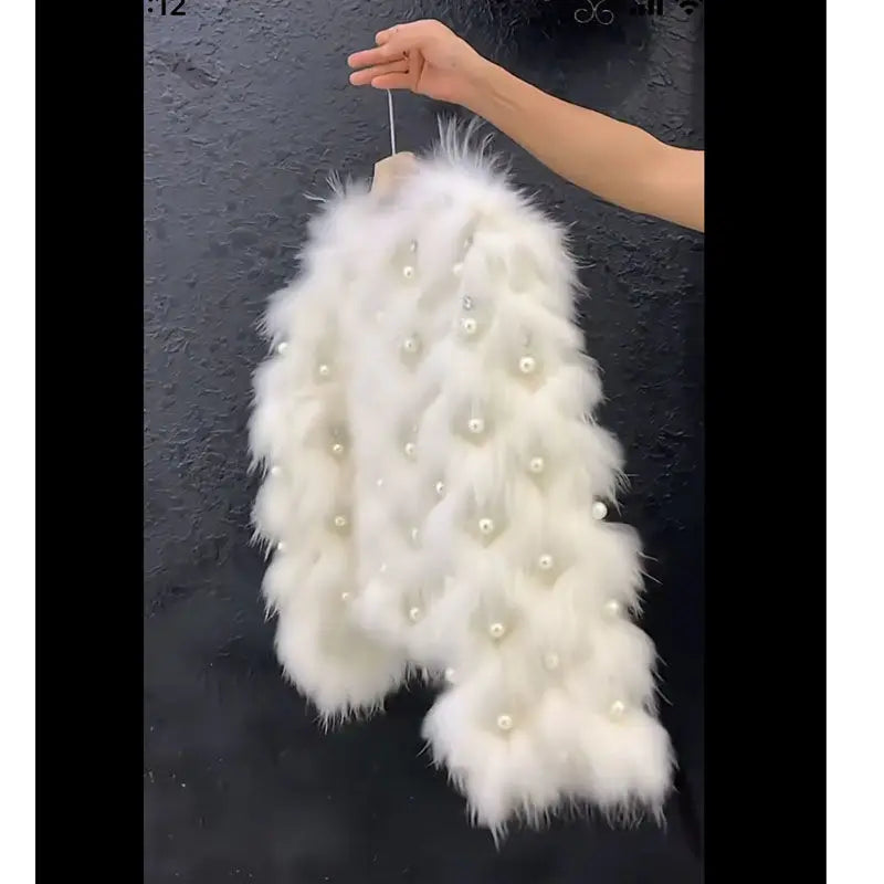 2025 Women Pearl Embellished Wool Blend Coat Faux Fur Trim Jacket Winter Luxury Tweed Overcoat