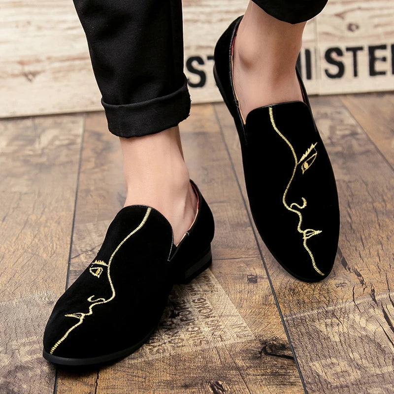 Frosted Embroidered Beanie Shoes Men's Leather Korean Version All Match Pointed Leather Shoes Men's Personality Casual Shoes