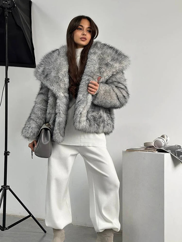 Grey Lapel Short Overcoat Lady Casual Turndown Collar Long Sleeves Comfortable Loose Faux Fur Coat Winter Vacation Street Wear