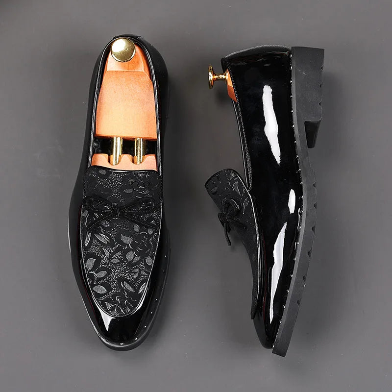 Fashion Men's Black Metal Button Patent Leather Oxford Flats Casual Shoes Male Homecoming Wedding Dress Zapatillas Hombre