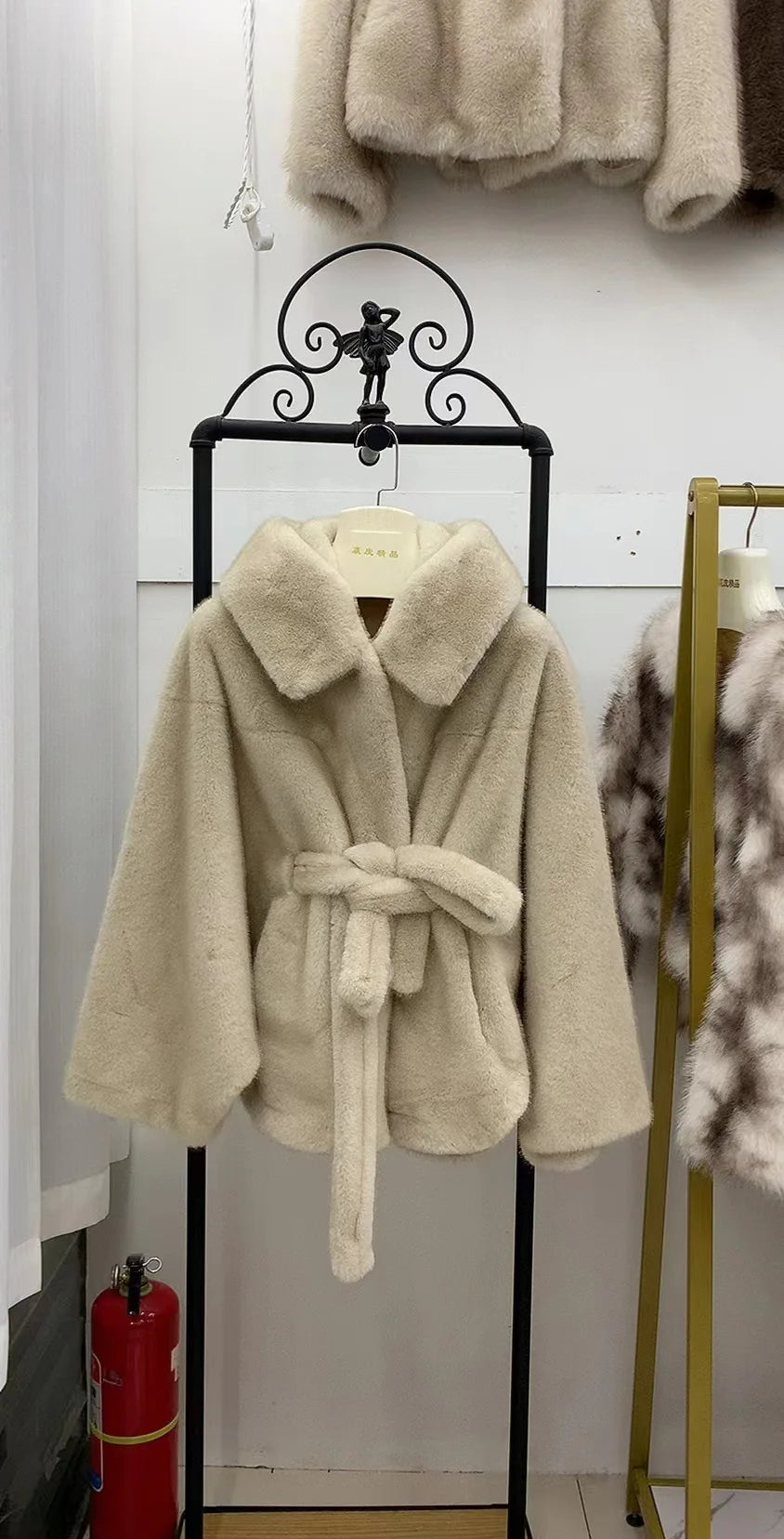 DEAT 2026 Autumn Winter New Faux Fox Fur Batwing Sleeve Coat For Women High-end Elegant Lace-up Waist Jacket Female 11A05803