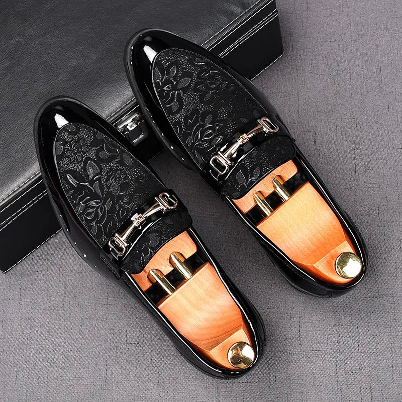 Fashion Men's Black Metal Button Patent Leather Oxford Flats Casual Shoes Male Homecoming Wedding Dress Zapatillas Hombre